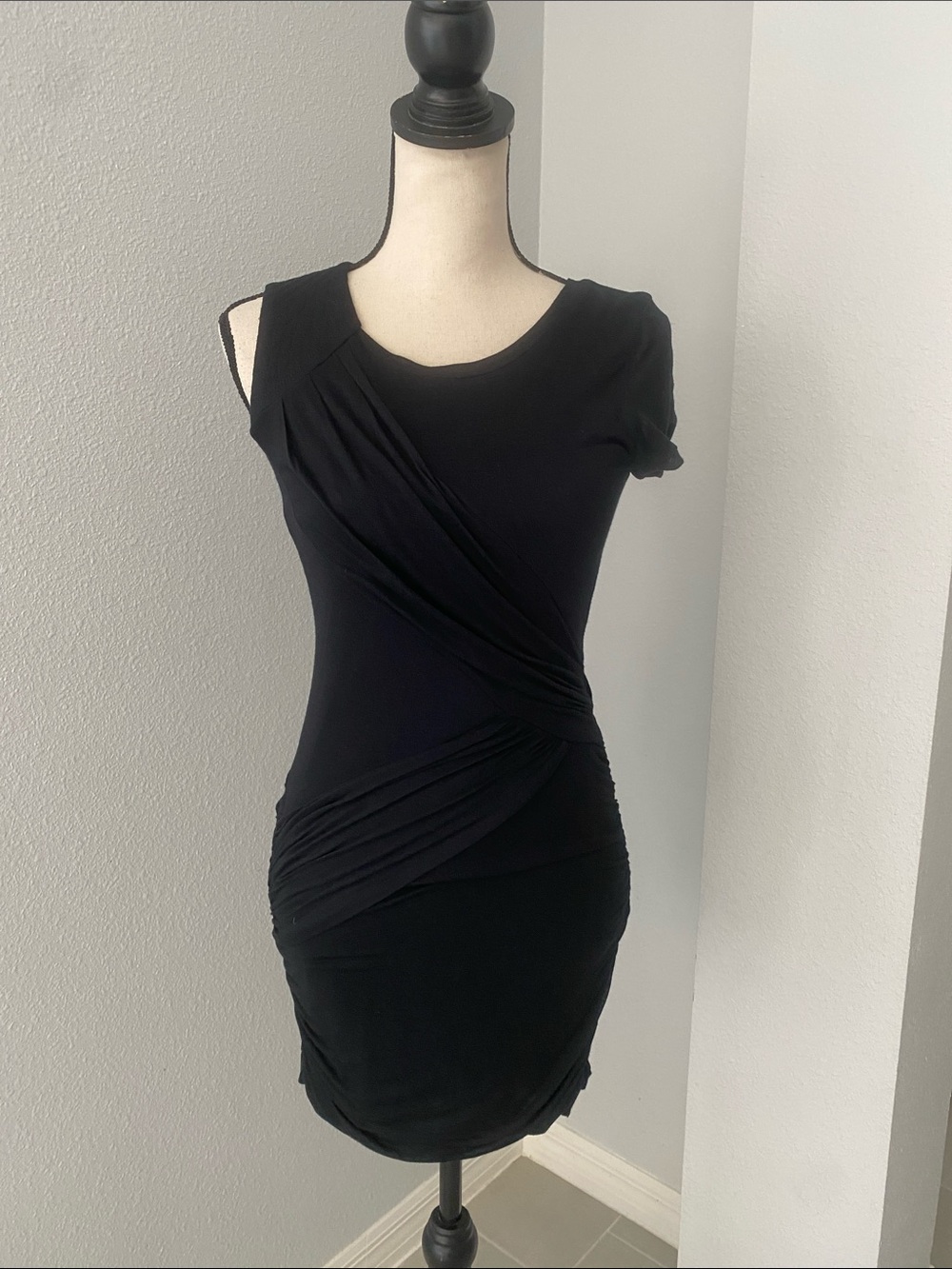 BCBGMAXAZRIA Women Asymptomatic Top Black Knit Jersey ruched mini dress | XS